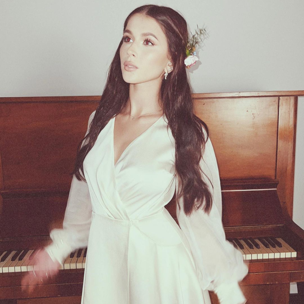 Modniejszych nie znajdziesz. Te sukienki młodzieżowe na wesele w 2024 zdominują trendy